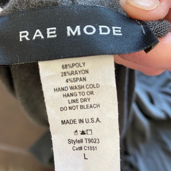 Grey poncho - Picture 2 of 3